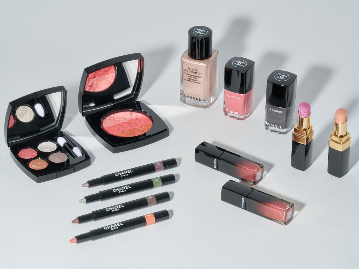 ＣＨＡＮＥＬ　シャネル レ カメリア フトゥーラ 新品未使用✩.*˚ CHANEL（シャネル） ブライトニング 2025 コレクション