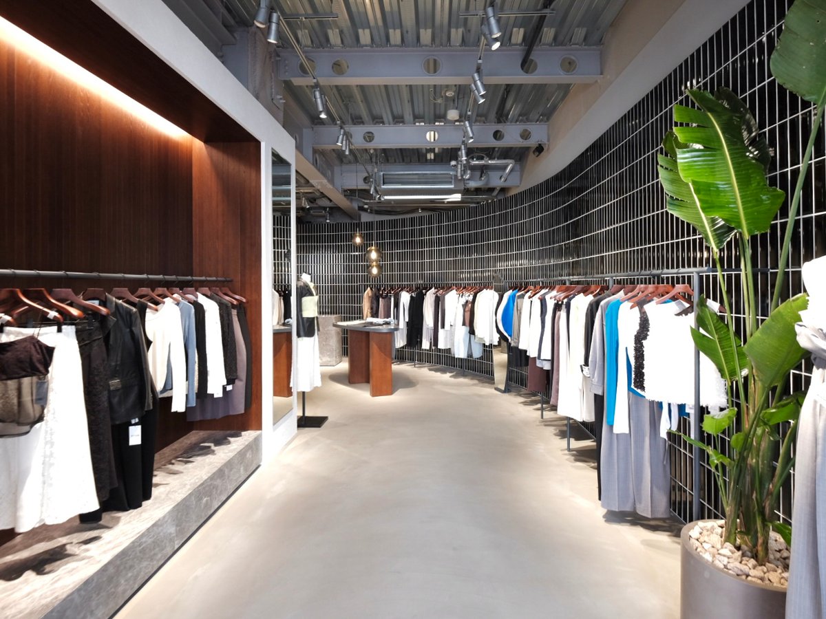 テクニック無しでも綺麗にスタイリングできるアイテムを TOKYO BASEの 
