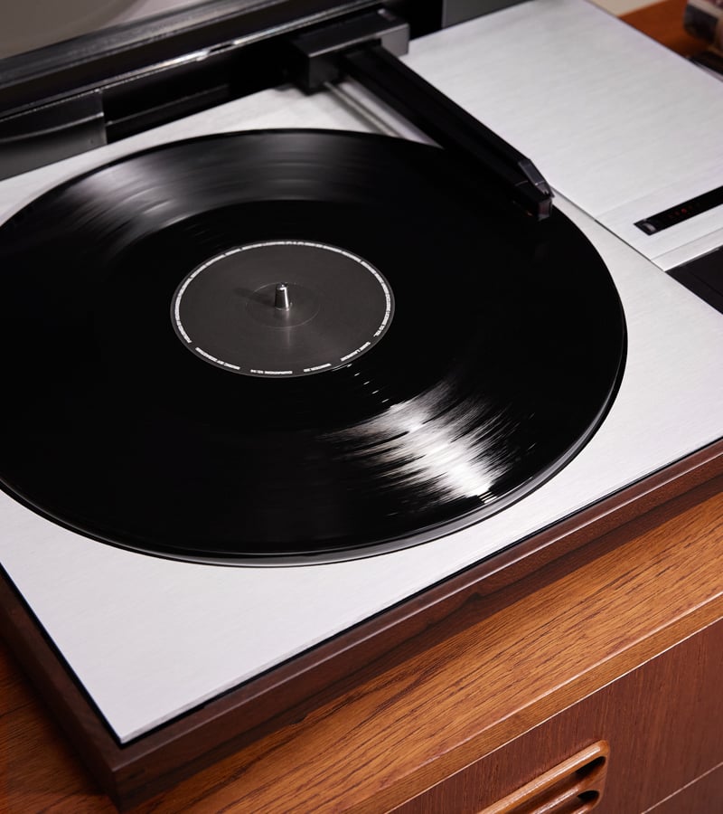 saint-laurent-bang-and-olufsen