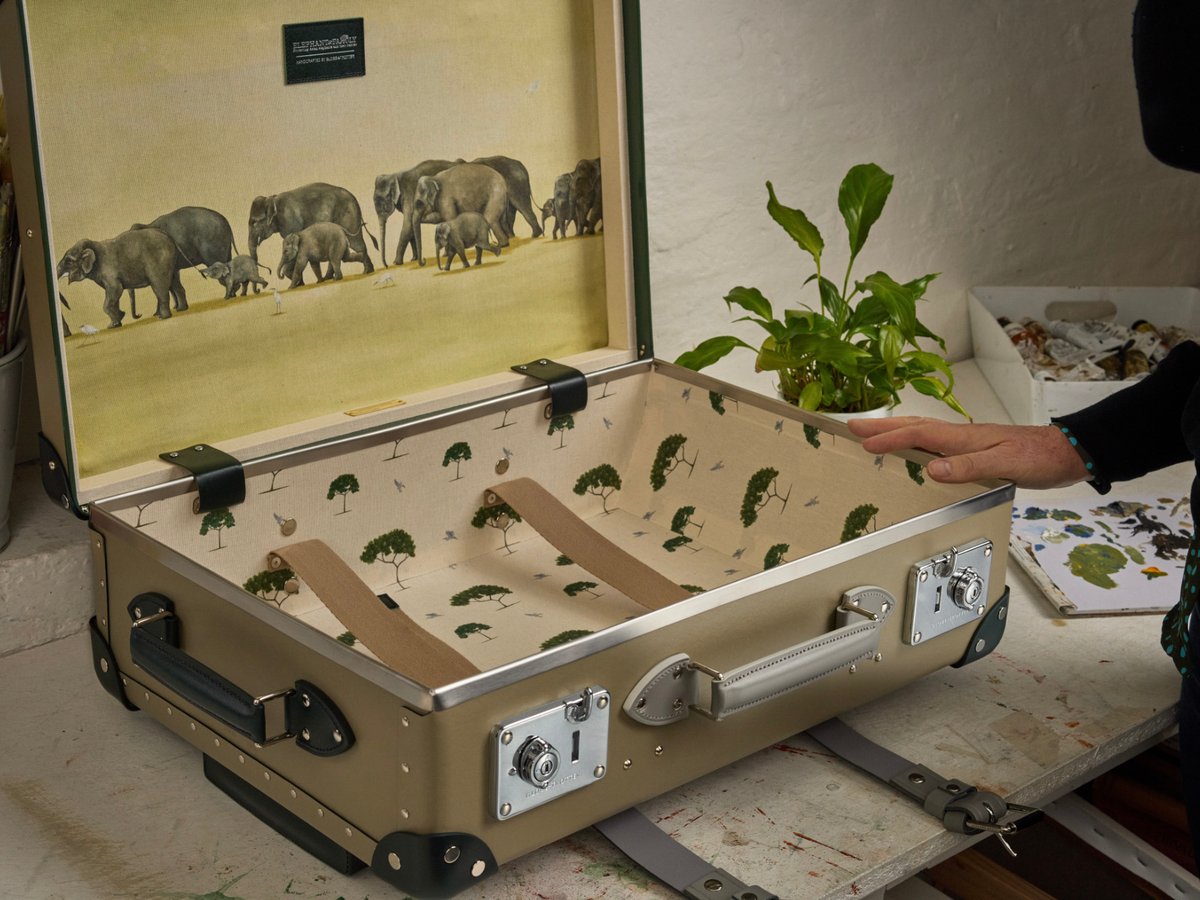 globe-trotter-elephant-family-