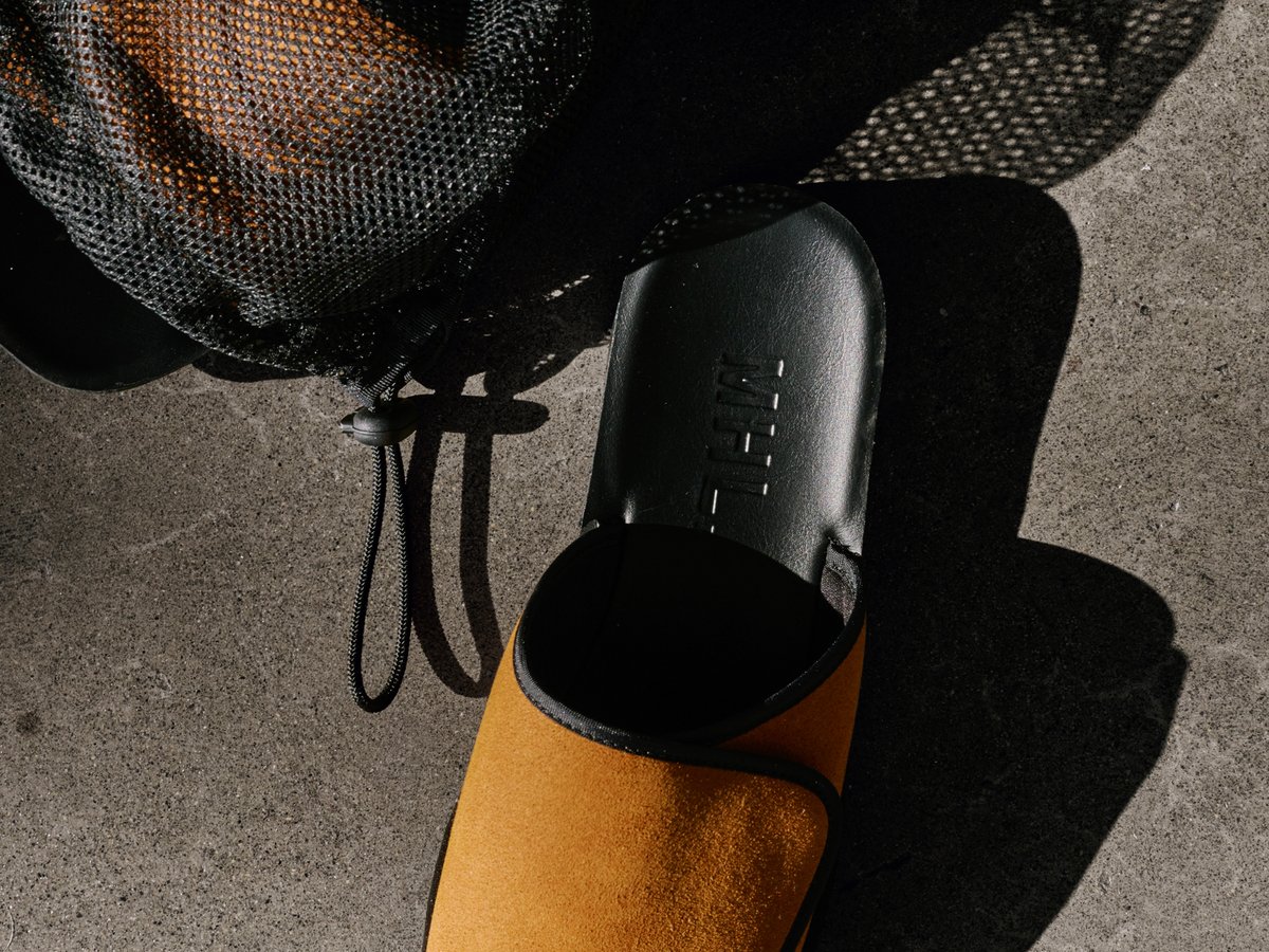 MHL.がムーンスターの「バンドレイジー」を別注 定番カラーでデザイン