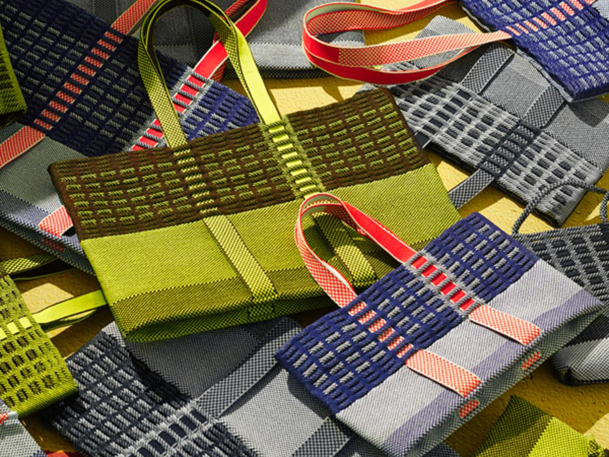 【極美品】Issey Miyake イッセイミヤケ Mokko エコバッグ 緑 GOOD GOODS ISSEY MIYAKEが新作バッグコレクション「MOKKO」発売