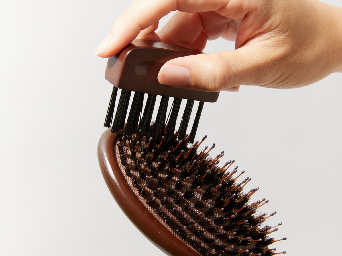 ジョンマスターオーガニックがヘアブラシクリーナーを発売 ほこりや