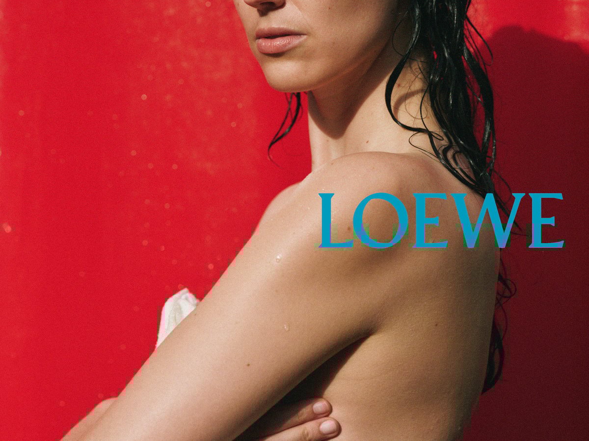 新生「ロエベ」デビューコレクションのティーザー公開 7人の俳優を起用