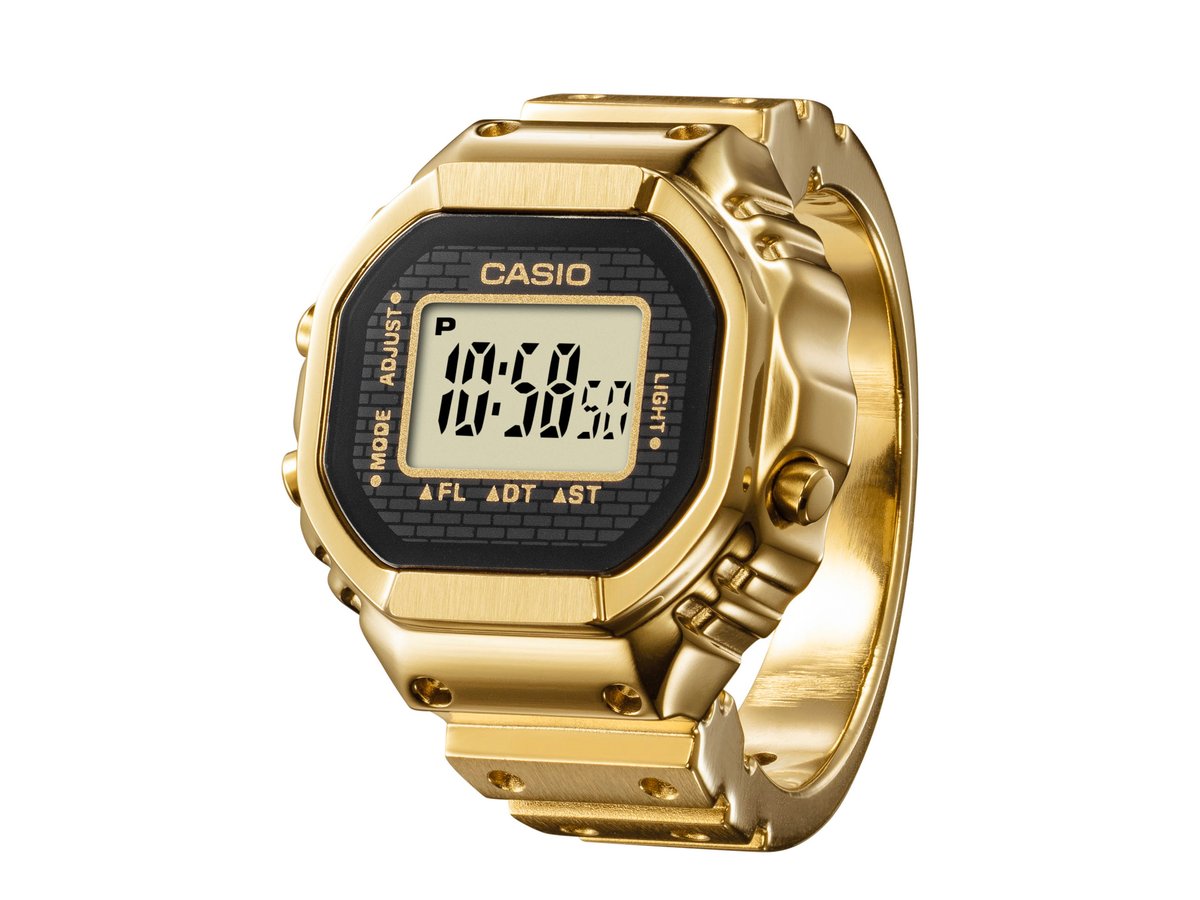 カシオ計算機のリング型ウォッチに新色ゴールドが登場