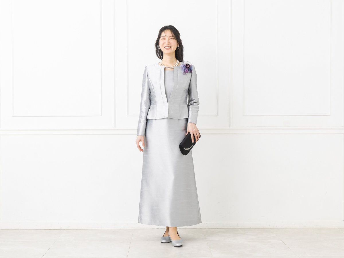 東京ソワール　美品　マザーズドレス　ロング　ドレス　ジャケット　小野田紀美大臣 小野田紀美大臣が閣僚認証式で着用した銀色のスーツは「ソワール