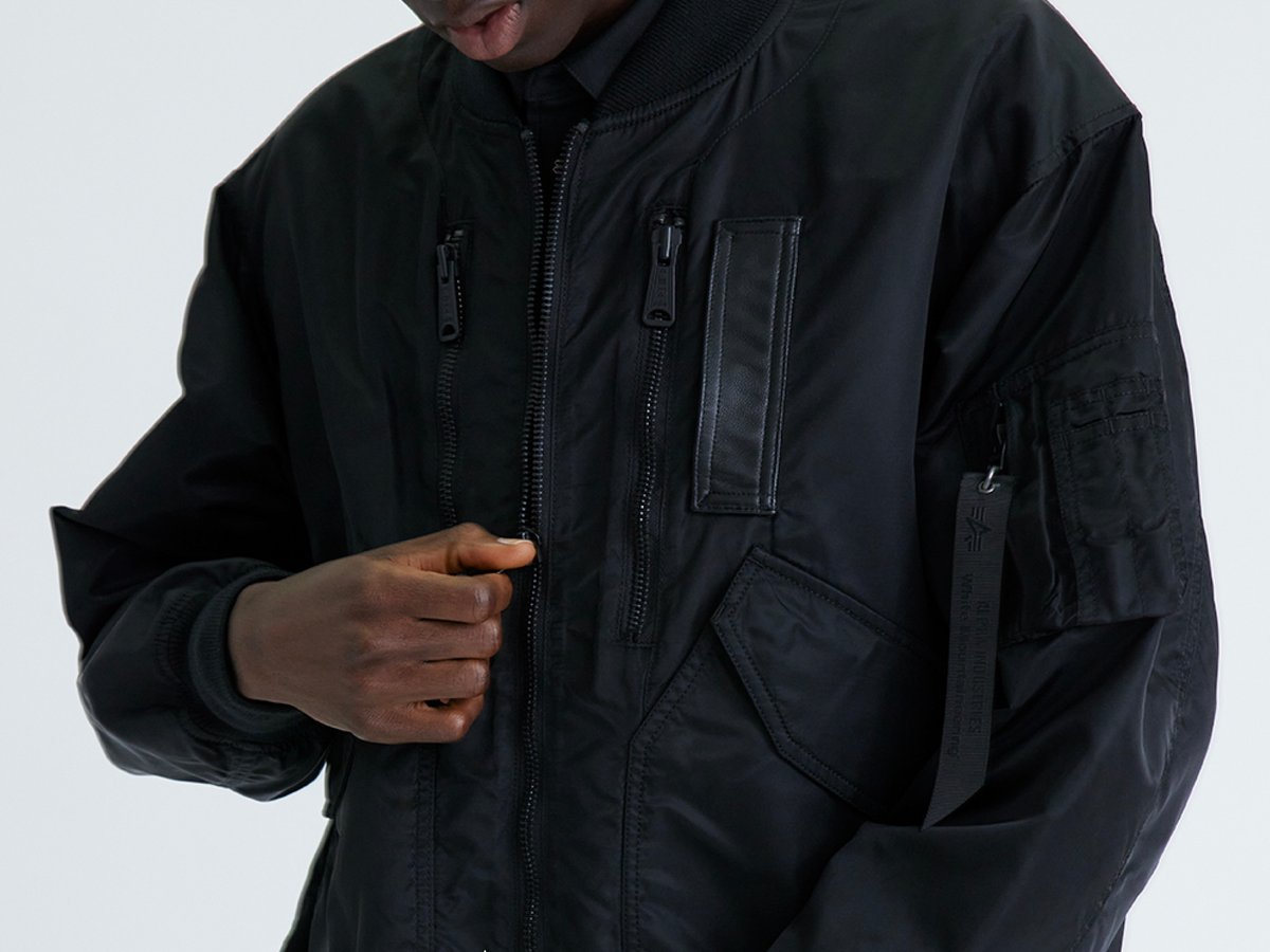 WhiteMountaineering フライトジャケット サイズ2 ホワイトマウンテニアリングがアルファ インダストリーズと初