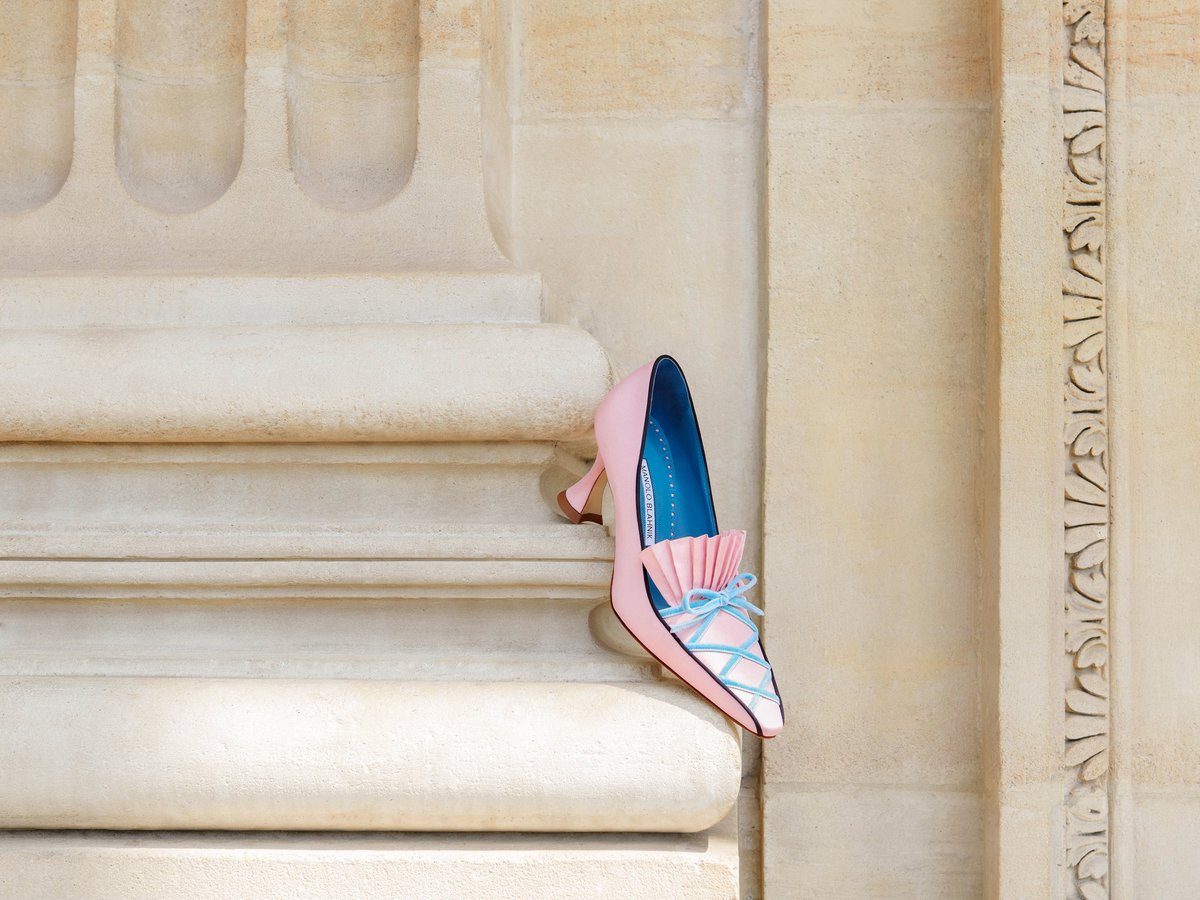 マノロ ブラニク」マリー・アントワネットに着想を得た新作