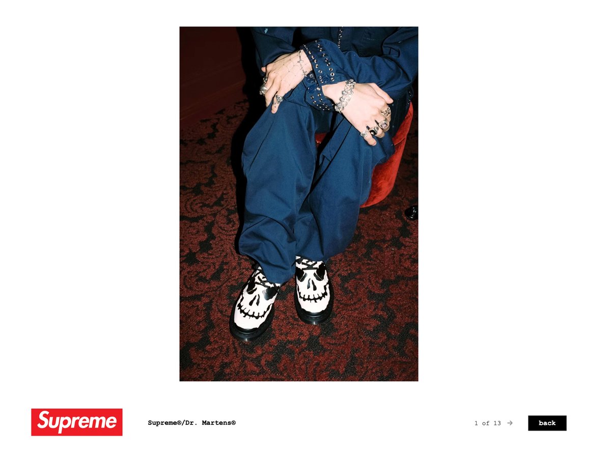 Dr. Martens x Supreme 3ホールブーツ シュプリームとドクターマーチンのコラボ新作、スカルモチーフあしらっ