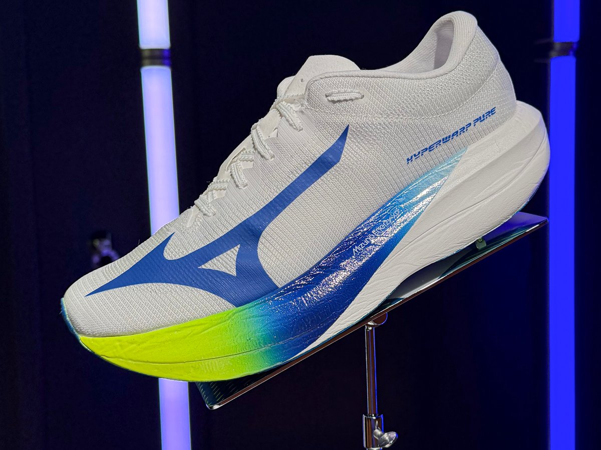 hyper-warp-20251125_006-