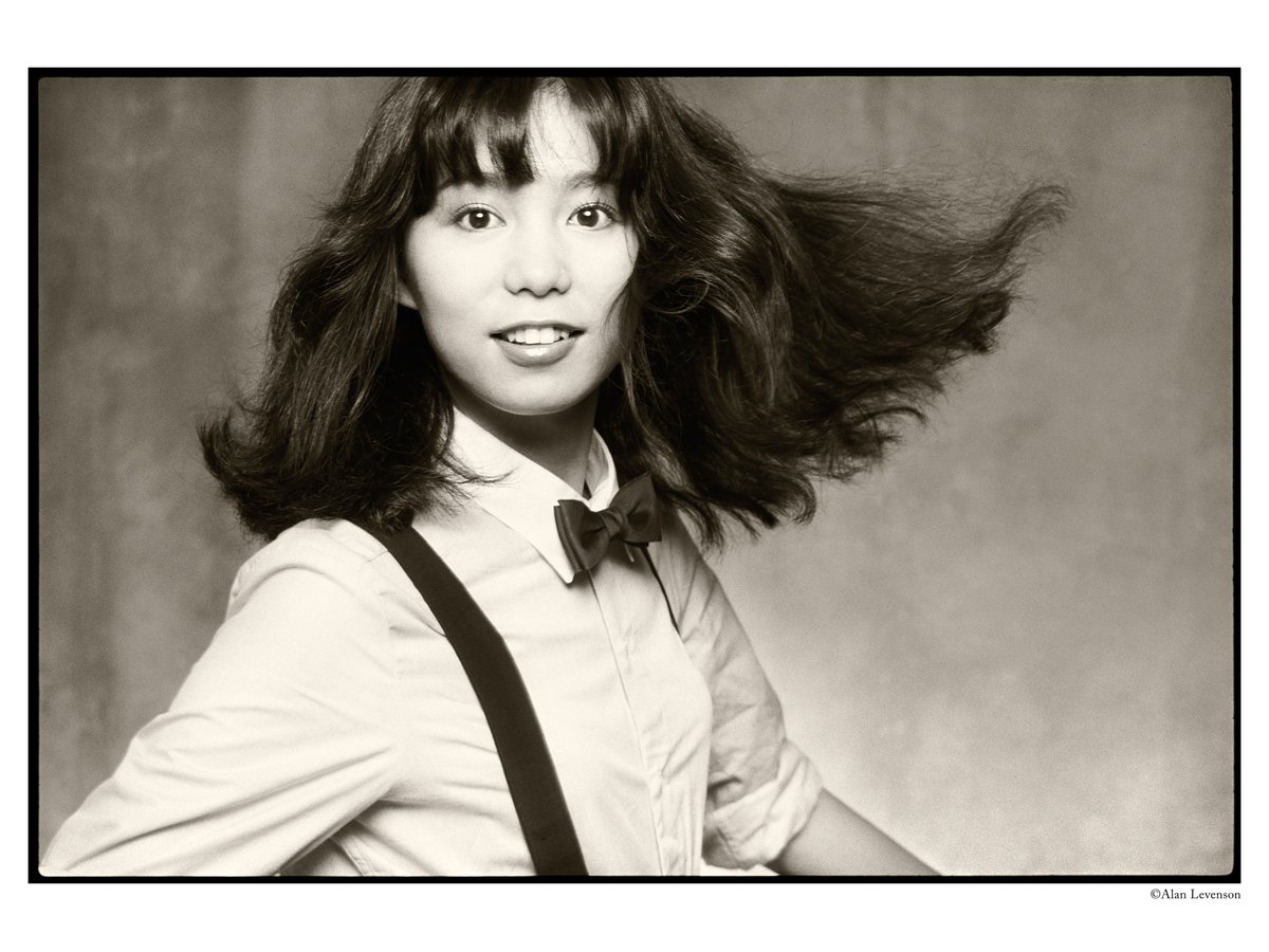 ジャーナル スタンダードが竹内まりやとコラボ 45年前のポートレートを