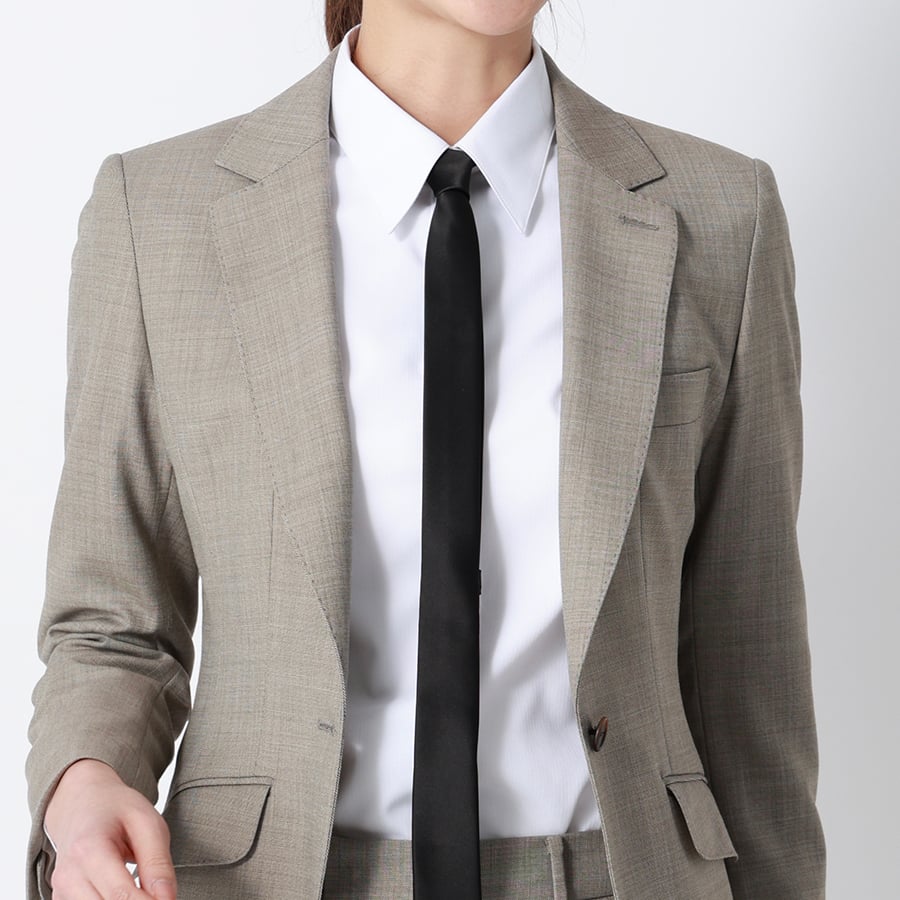 洋服の青山が女性向けネクタイを発売、Z世代の「自分らしさ重視」から着想