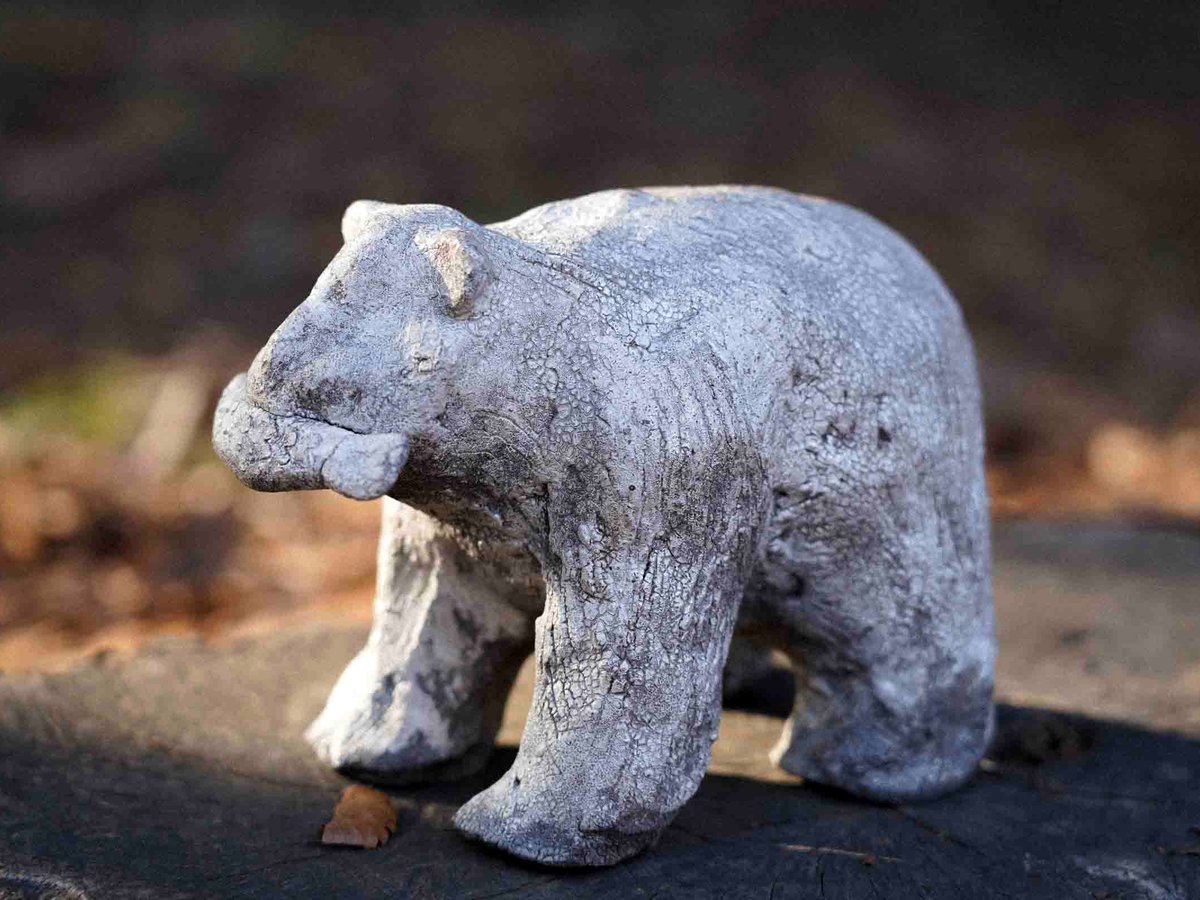 NTNと陶芸家・山田隆太郎がコラボ 高台皿や木彫りの熊を陶器で表現した