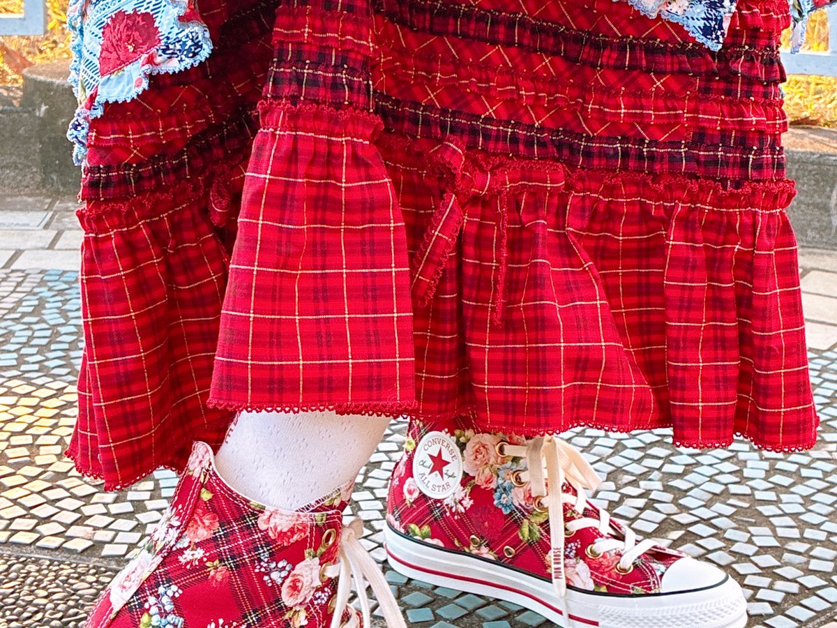 pink-house-converse-