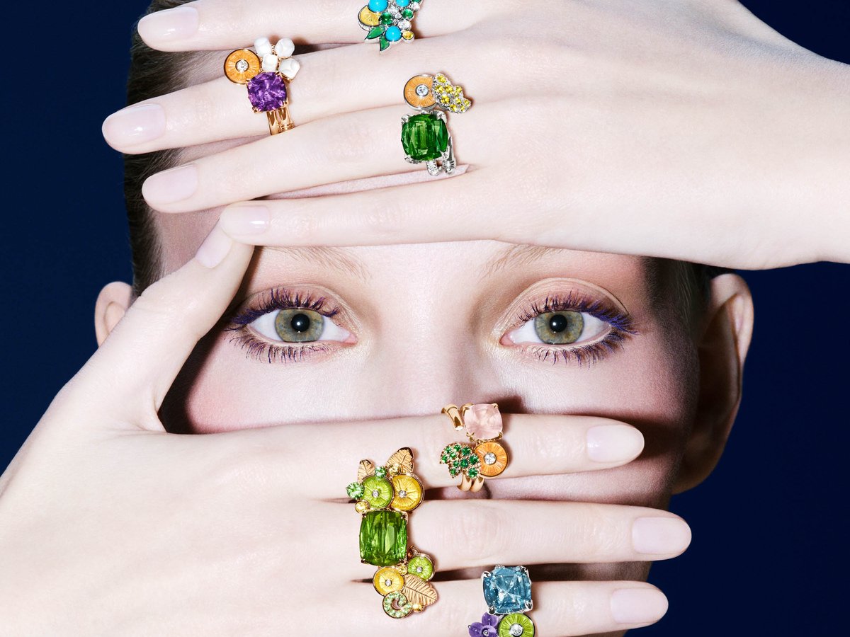 Piaget ornamental platter 1986　ピアジェ　飾り皿 ピアジェ、カラフルなストーンの新作ジュエリー「ピアジェ カクテル」発売