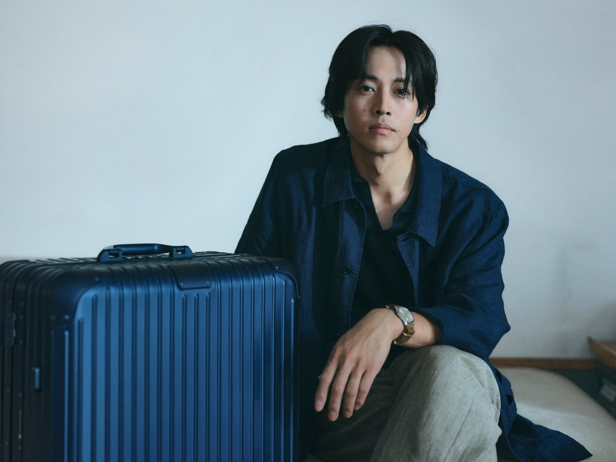 インタビュー】松坂桃李とリモワ 静かな旅立ちに寄り添う「インクブルー」