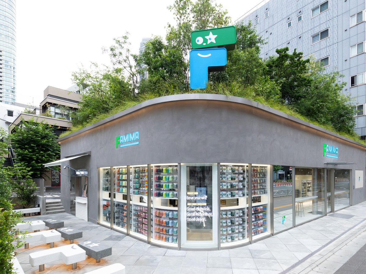 ファミマが初の旗艦店「FAMIMA PARK AZABUDAI」オープン NIGO®︎が全面監修