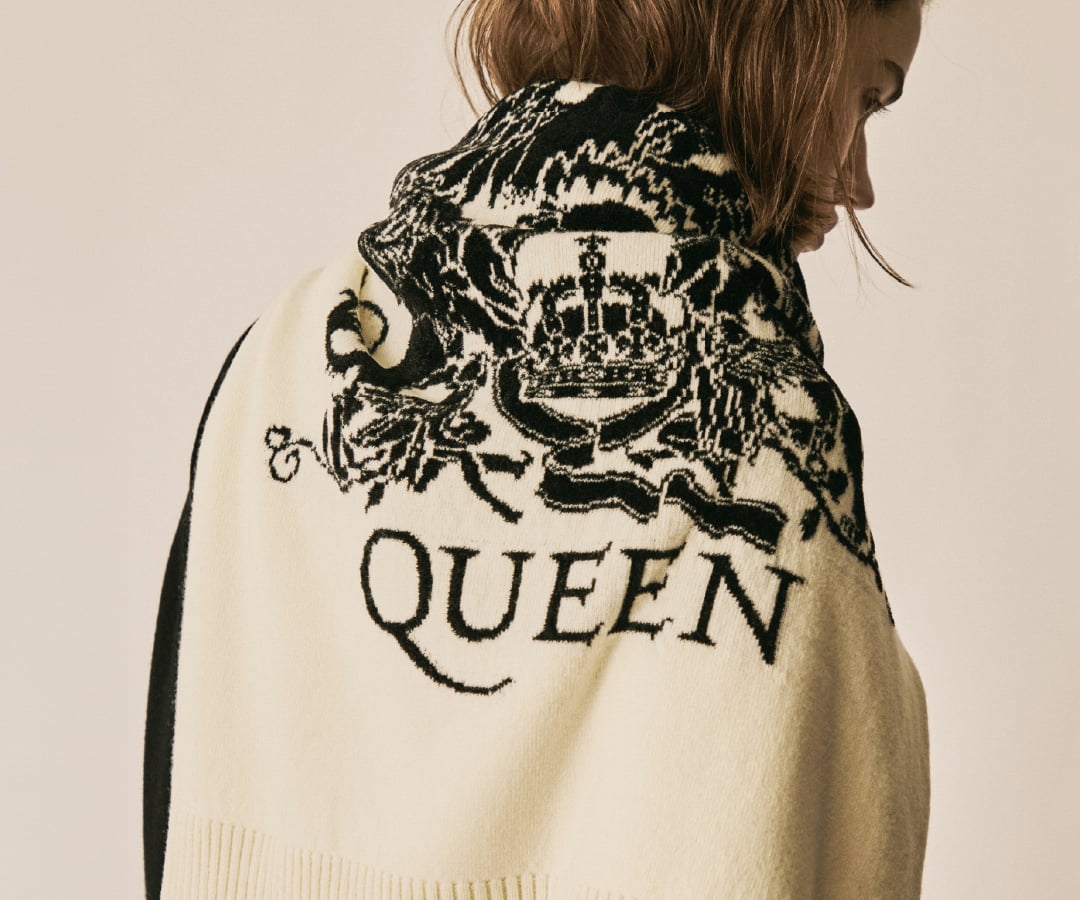 CLAN QUEEN フーディー　フード付きバスタオル　クランクイーン 4db5e886-bd70-4c3a-8471-