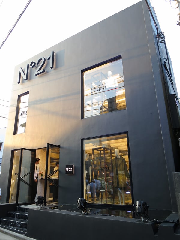 ブランド n°21 読み方 N21 ヌメロ ヴェントゥーノが話題の新人モデルの道休蓮を起用したキャンペーンビジュアルを発表 株式会社グルッポタナカのプレスリリース