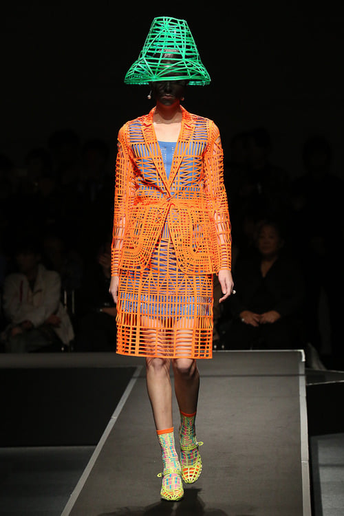 服の骨」をカタチに アンリアレイジ20作目のコレクション発表