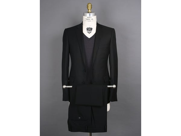 ユナイテッドアローズ、4万円代の新価格スーツラインを発表