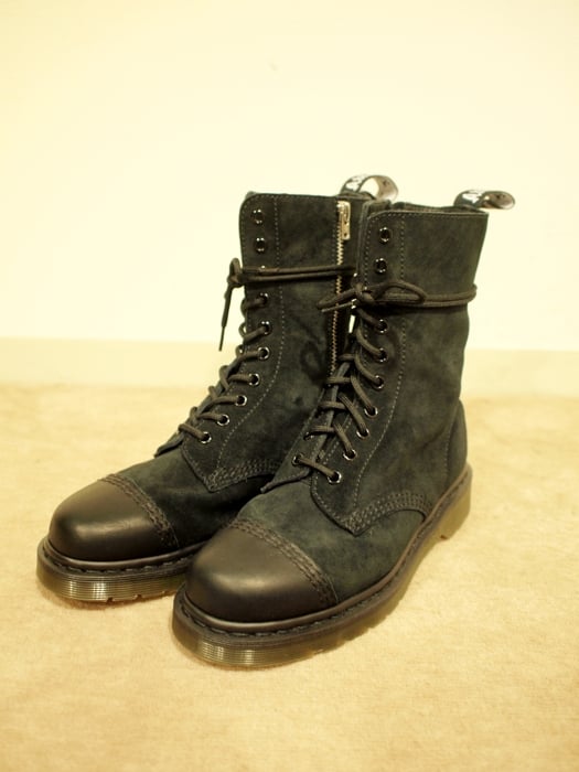 Dr.Martens × UNSQUEAKY 10HOLE BOOTS マーチン靴/シューズ - ブーツ