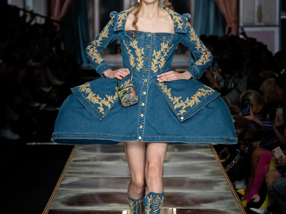MOSCHINO-2020-21aw-top-001.jpg