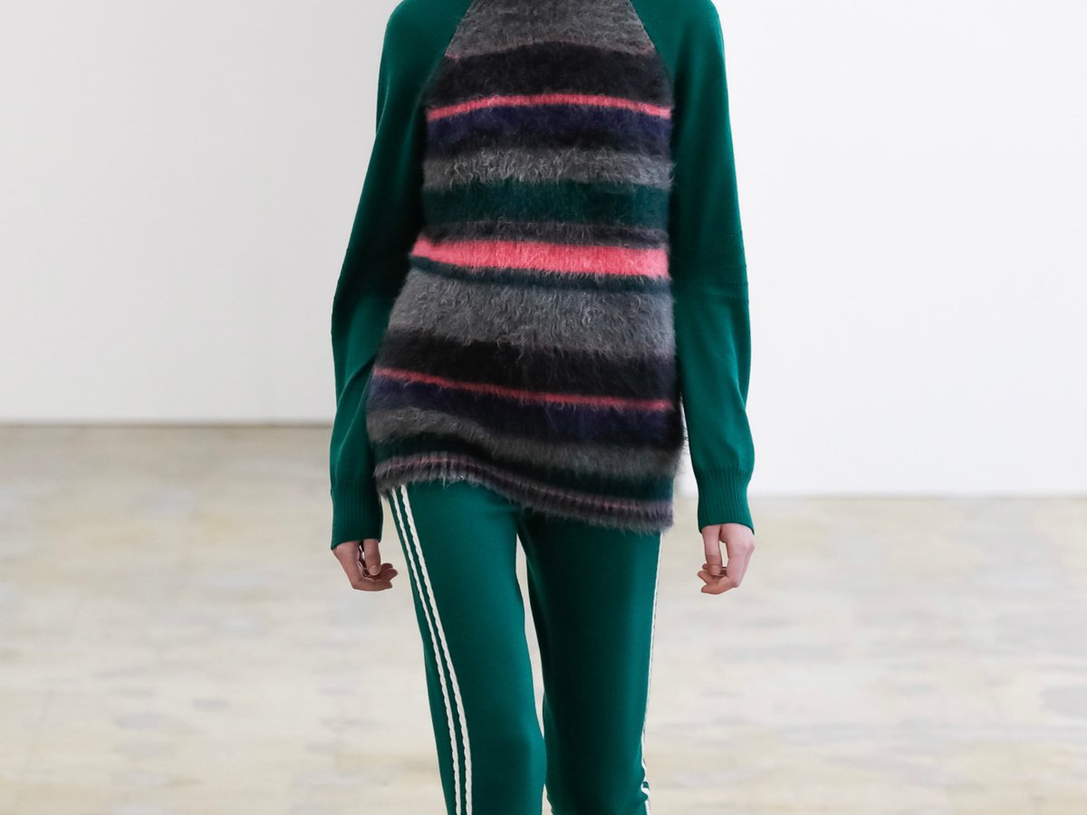 tricot-2021aw-top-001.jpg