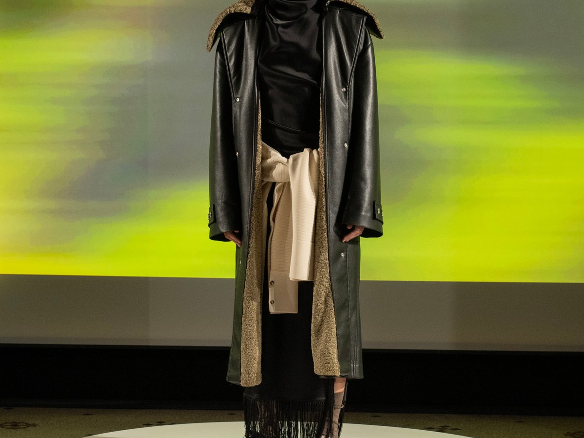 Nanushka 2022年秋冬コレクション | パリ | 画像48枚 - FASHIONSNAP