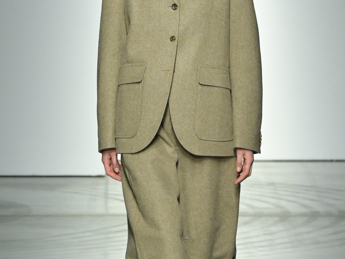 OnitsukaTiger_23aw_top001.jpg