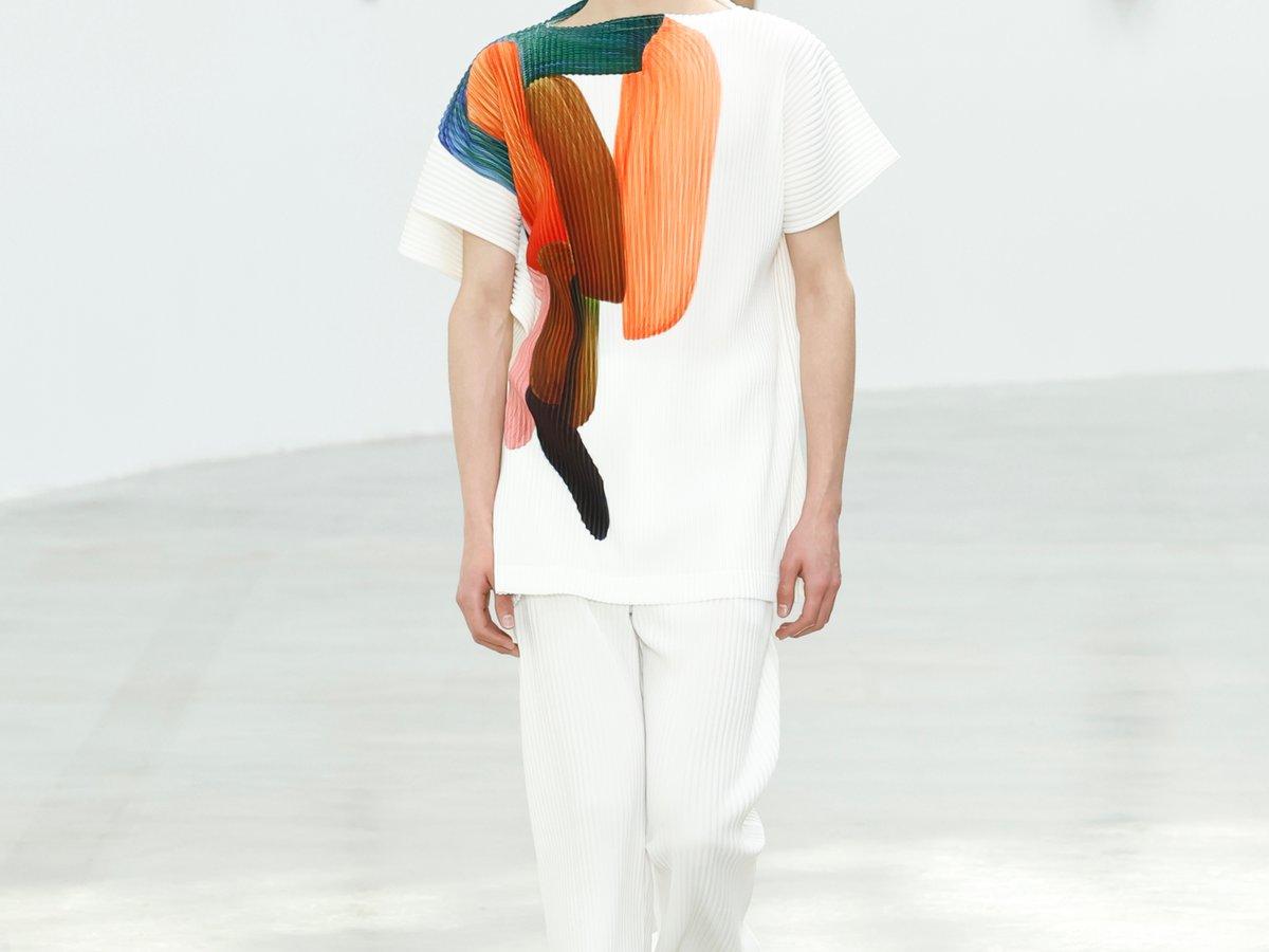 アイテムのご紹介「CARGO」 – isseymiyake.com