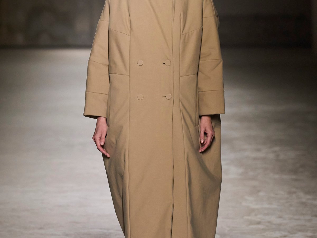 Dries-Van-Noten_24aw00001_top-