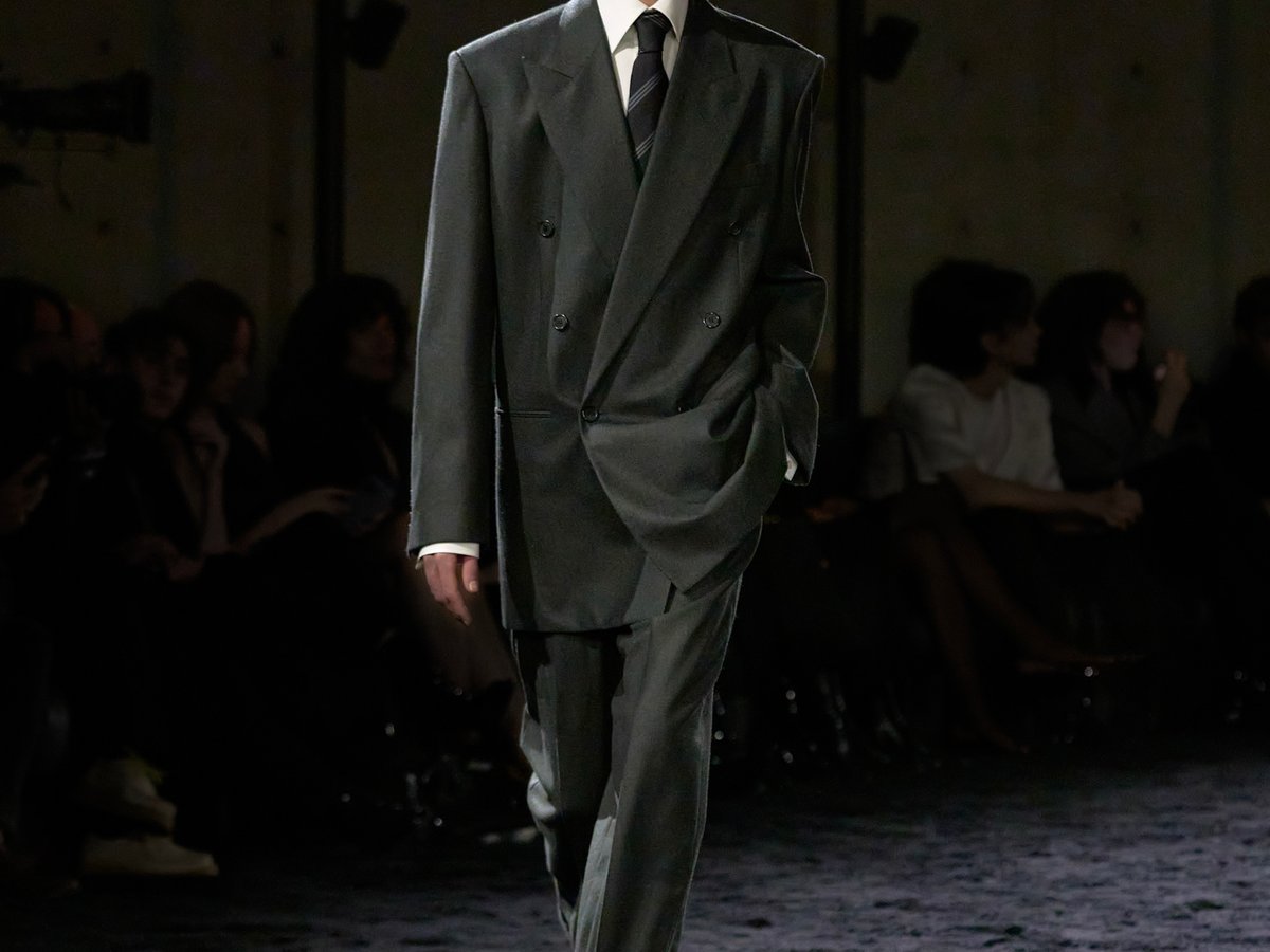 saint-laurent_24w_00001_top-