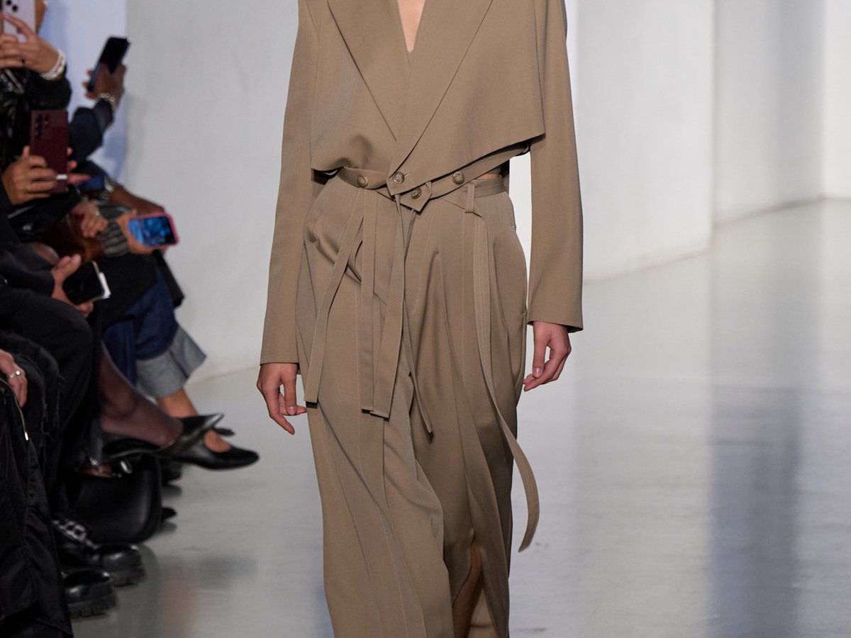 UJOH 2025年春夏コレクション | パリ | 画像41枚 - FASHIONSNAP