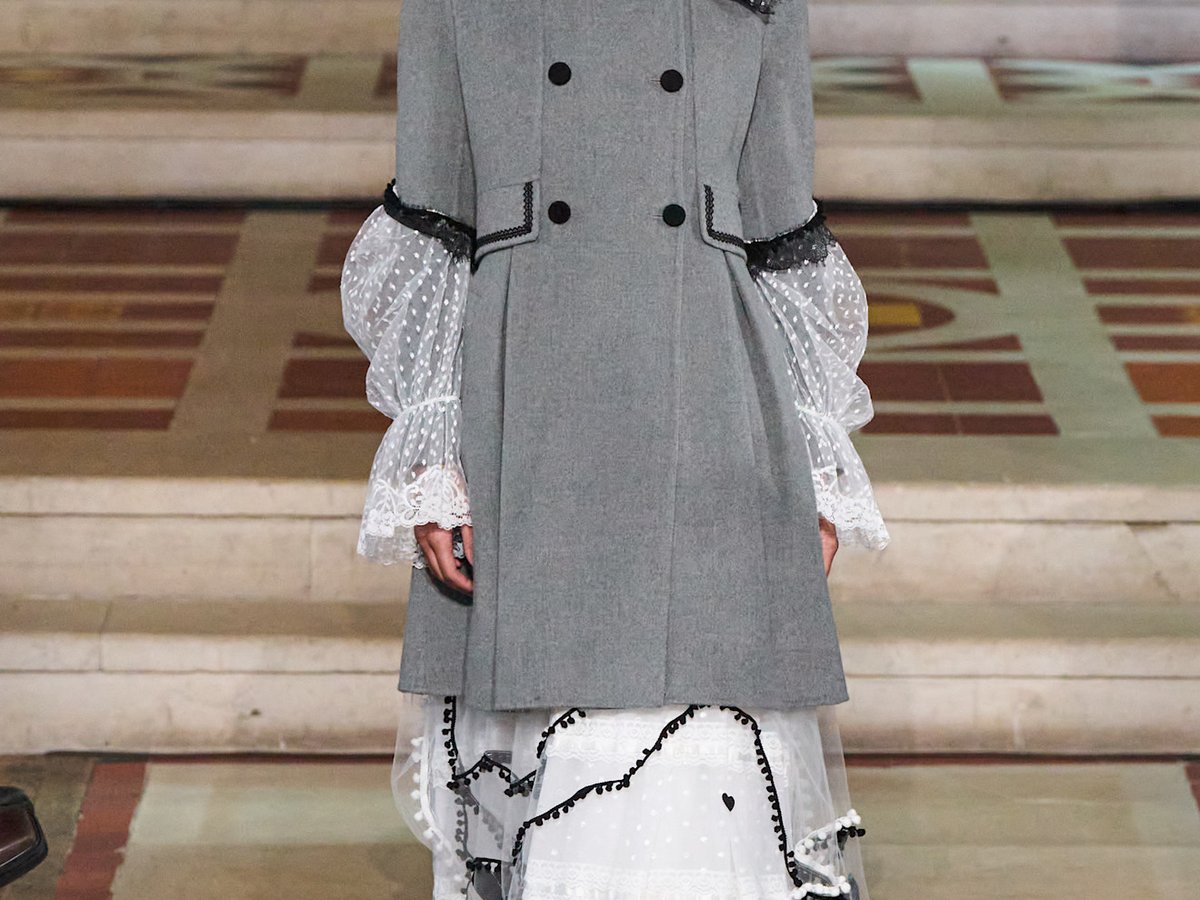 Bora Aksu 2025年秋冬コレクション | ロンドン | 画像30枚 - FASHIONSNAP