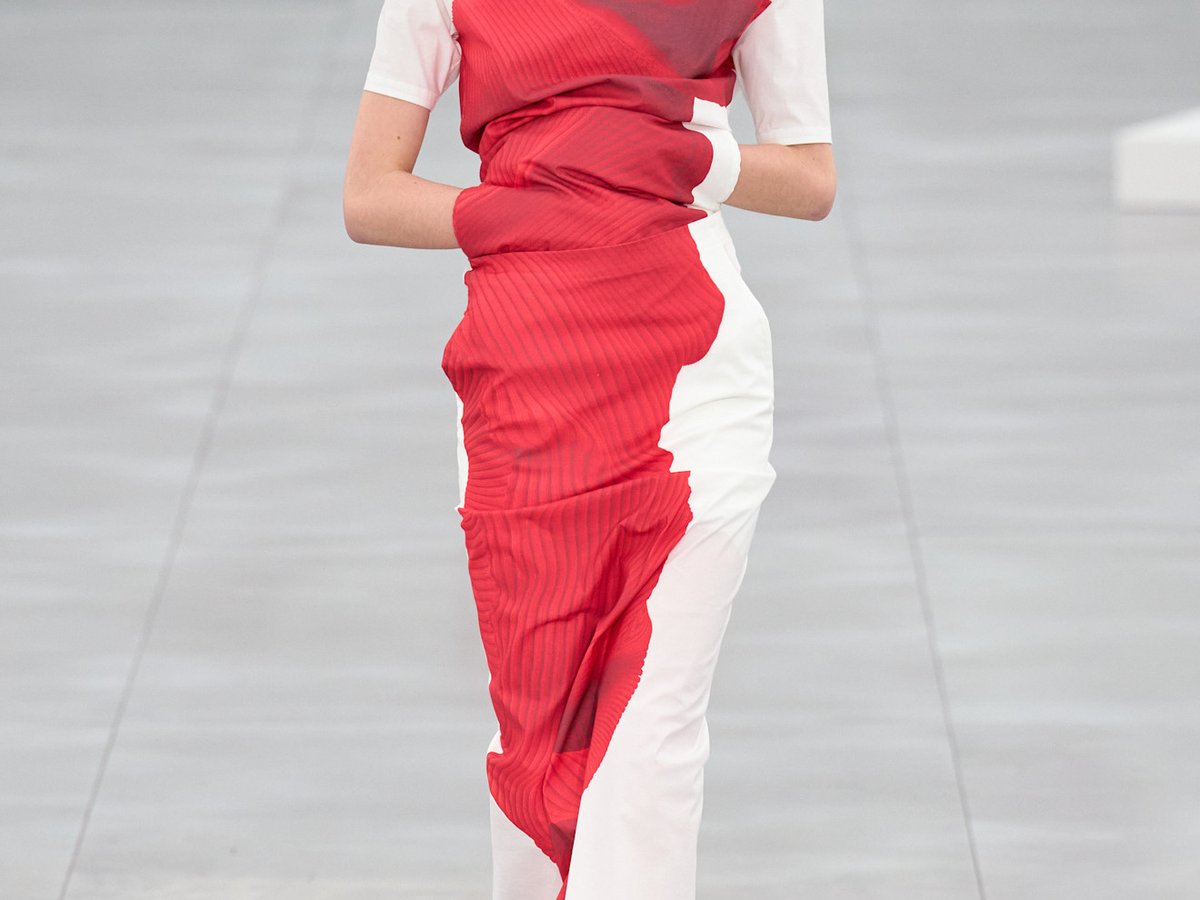 ISSEY MIYAKE　イッセイミヤケ　スヌード レッド　赤 issey-miyake_25aw_00001-