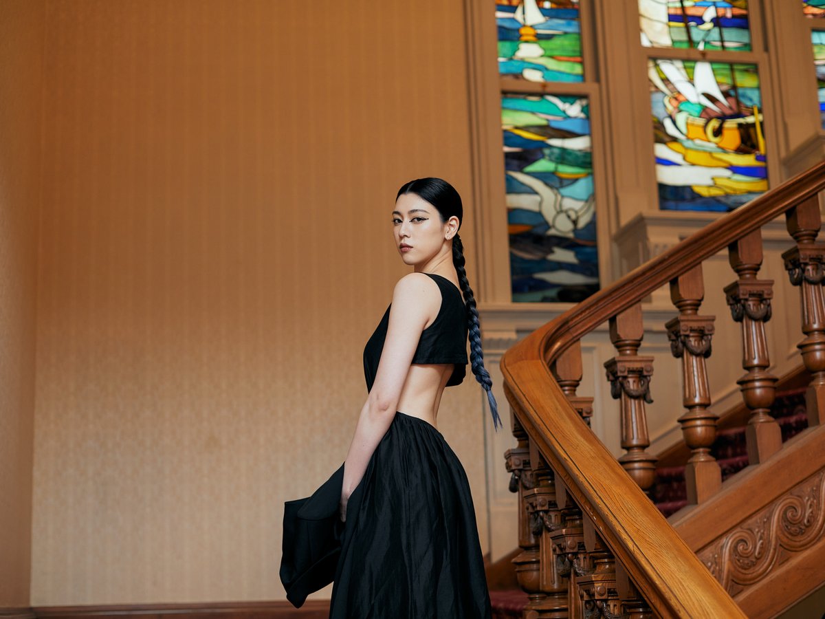 Street Style - 東京 - 三吉彩花さん - 2023年03月15日撮影 - FASHIONSNAP