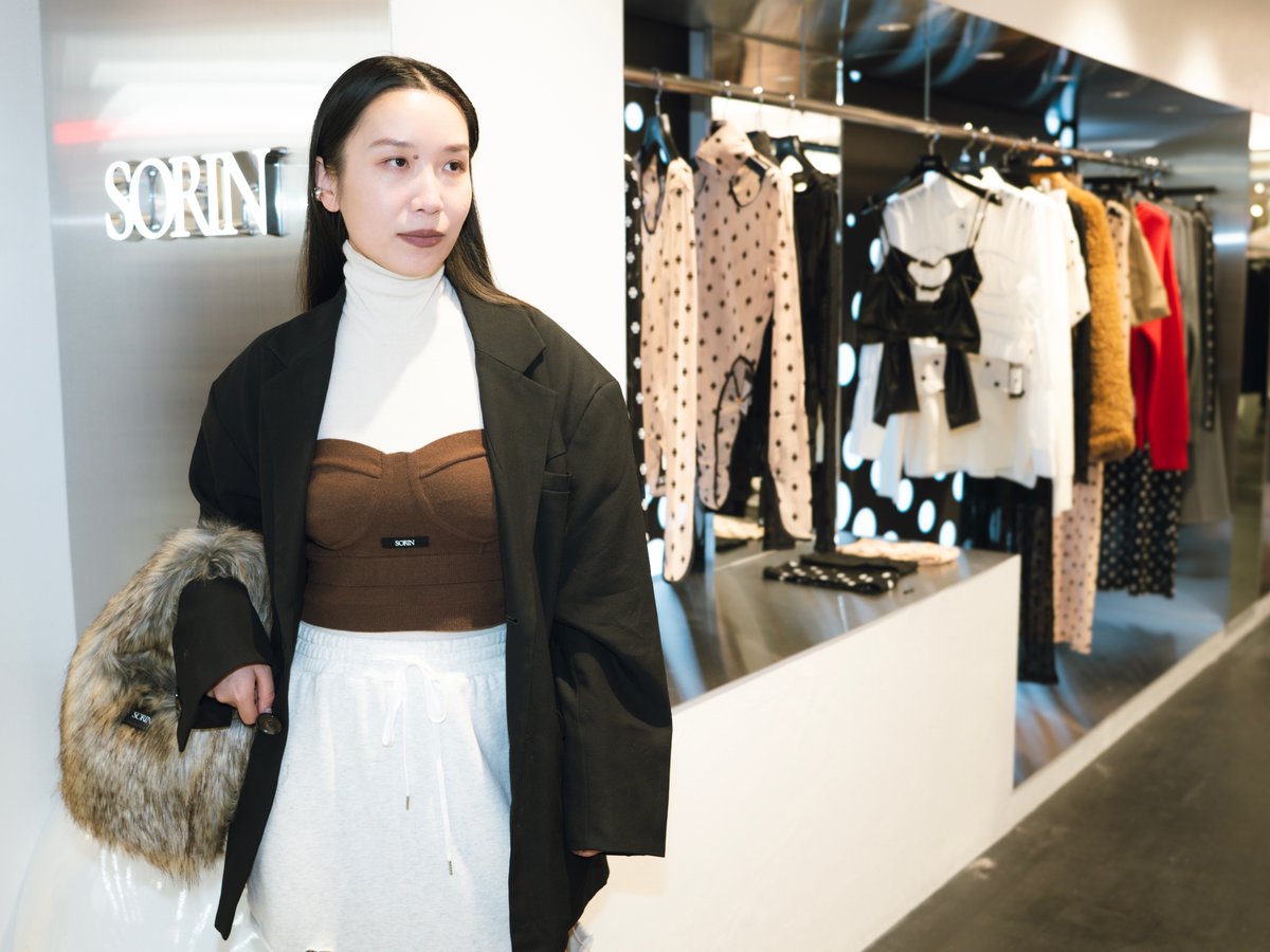 Street Style - 東京 - Chenさん - 2025年11月19日撮影 - FASHIONSNAP