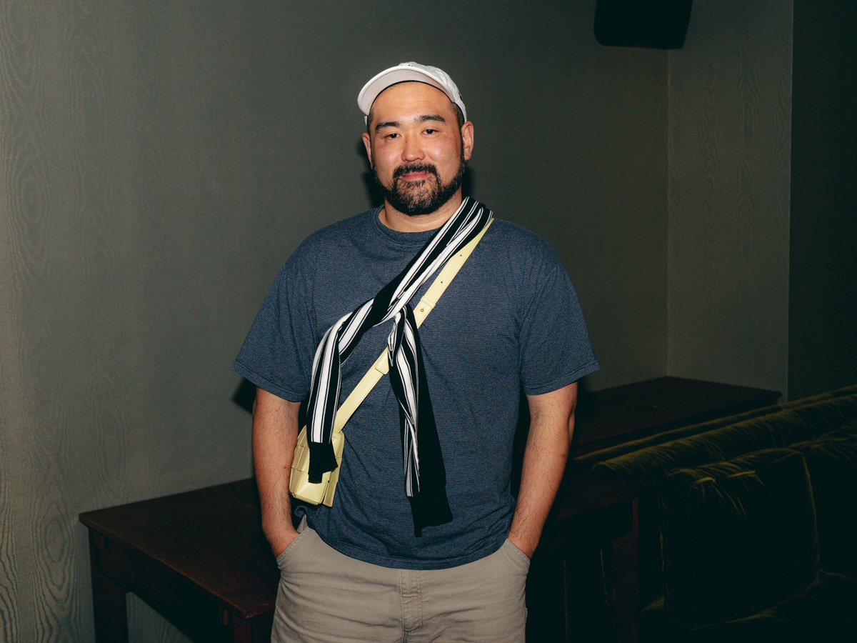 小泉智英、【竹洩れ日】、希少な額装用画集より、新品額装付、状態良好 Street Style - 東京 - 小泉 智貴さん - 2026年06月03日撮影 - FASHIONSNAP