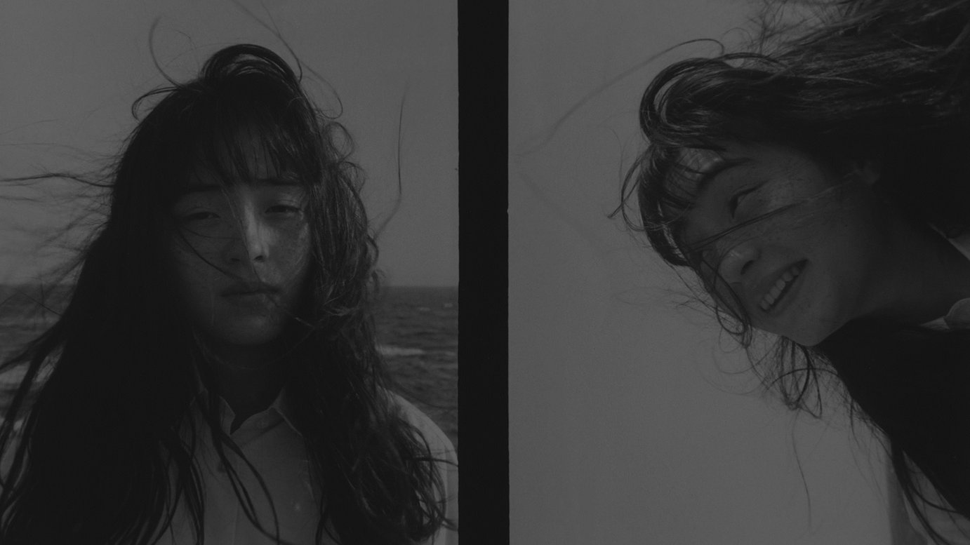 蓮井元彦の個展 Deep Blue Serena Motola 開催 モトーラ世理奈を撮り下ろし