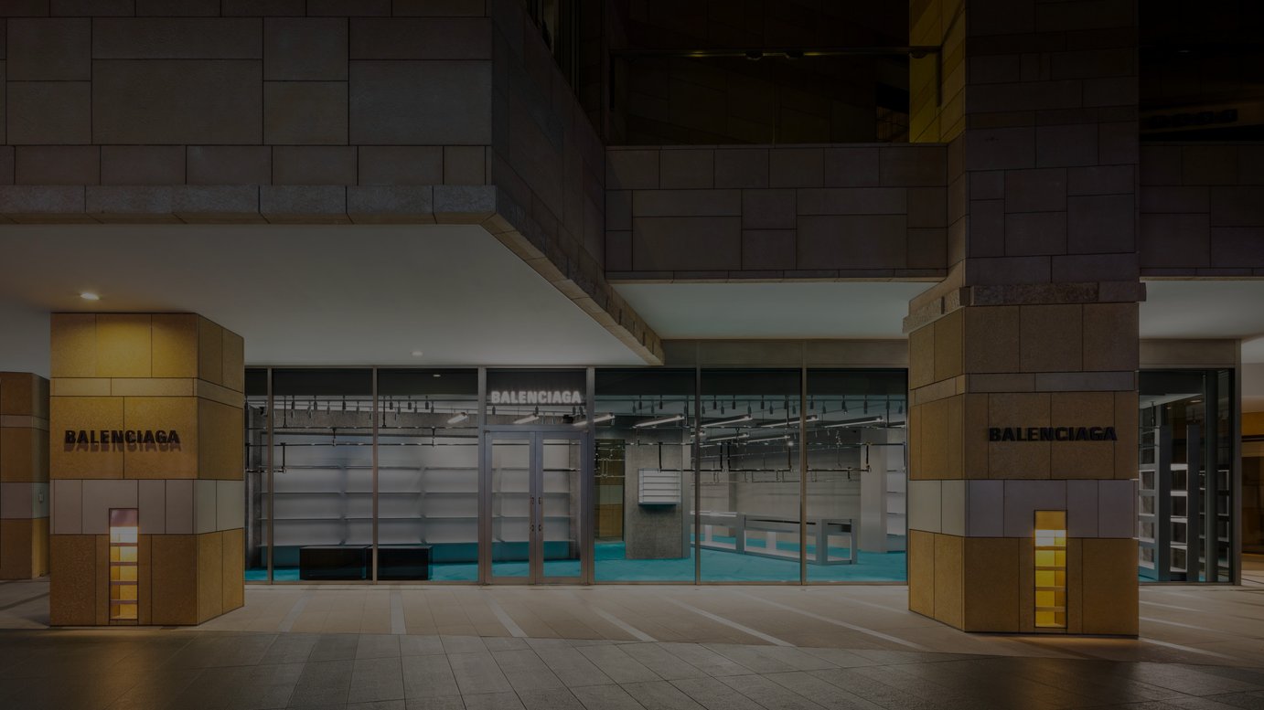 バレンシアガ メンズとウィメンズの複合店が六本木ヒルズにオープン