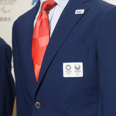 東京五輪審判員のユニフォーム2種が披露、フォーマルウェアでは 
