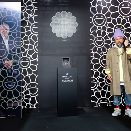 ウブロが日本人アーティストと初コラボ、村上隆の「お花」をデザイン ...