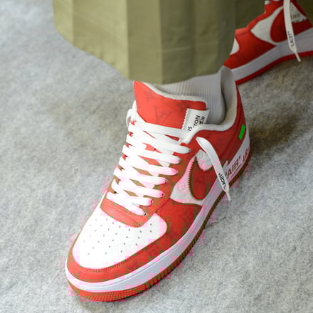 ルイ ヴィトンがナイキとコラボ モノグラムやダミエ柄の Air Force 1 登場