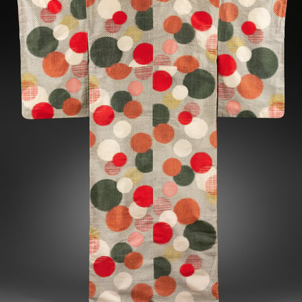 Meisen kimono with water droplets. Shōwa period (1926–89), ca. 1930–40. Plain-weave reeled-silk warps with machine-spun silk wefts in double ikat (heiyō-gasuri). 59 x 49 1/4 in. (149.9 x 125.1 cm). Promised Gift of John C. Weber. Image © The Metropolitan 