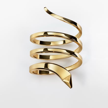 Eternal Gold Mate to Order Upper Arm Bracelet 税込913万円（予定価格） Image by Courtesy of Prada