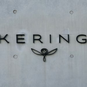 ケリングがミラノ一等地不動産を共同化　資産の一部をカタール系投資会社に売却し約2136億円を確保