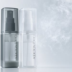 アディクションからスムース肌を作る新フィックスミストが登場　マットとグロウ2種