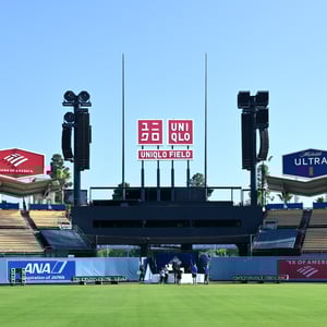 ユニクロがロサンゼルス・ドジャースとパートナーシップを締結　球場にブランド名を掲出