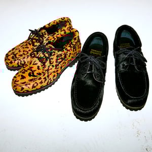 ワコマリアとティンバーランドが4年ぶりコラボ、レオパード柄「スリーアイ クラシック ラグ」が登場